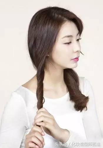 让长发变短发简单扎起来,夏天长发怎么剪好看又不想剪短