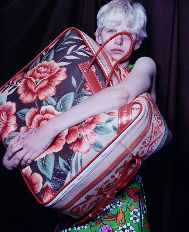 那些丑到爆的潮牌,最近比较火的一个潮牌