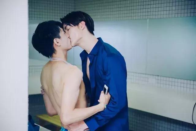 闄堝溅鍚嶆繁钃濅笌鏈堝厜閲囪,娣辫摑涓庢湀鍏夐檲褰﹀悕