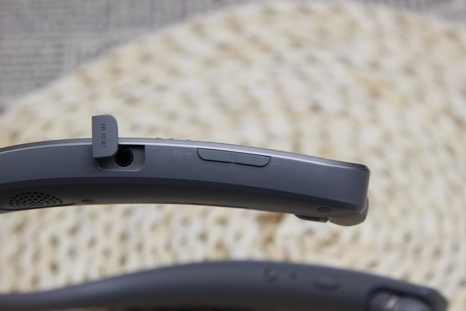 亲临感极致的音效享用---LGHBS-W120颈带式立体声蓝牙耳机体验