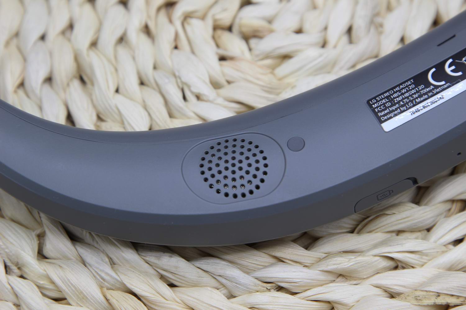 亲临感极致的音效享用---LGHBS-W120颈带式立体声蓝牙耳机体验