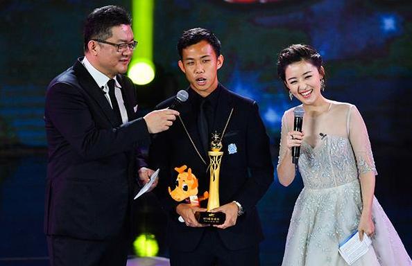 服了！留洋小将窒息防守令葡超豪门一脸无奈，网友：要回中超了