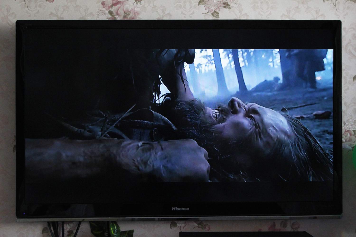 亲临感极致的音效享用---LGHBS-W120颈带式立体声蓝牙耳机体验