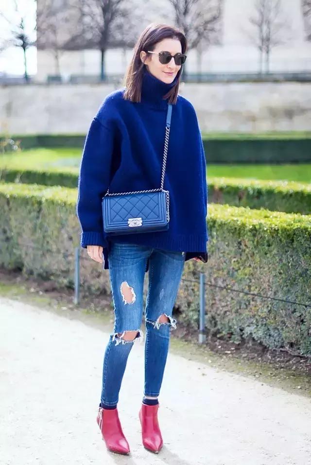 冬天纯色毛衣的高级穿搭,秋冬人手一件的毛衣怎么穿更好看