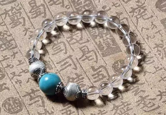 水晶真的能使运气变好吗,水晶越戴反而运气越不好