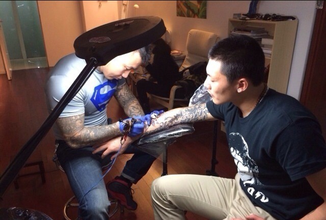 中国足球运动员纹身,球可以输但气质要到位