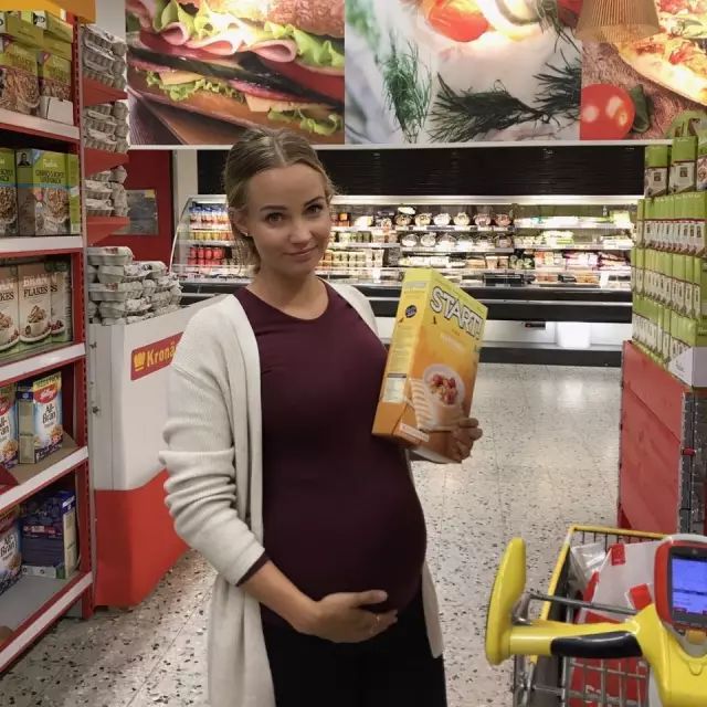 超好吃谷物0蔗糖酸奶,酸甜香脆谷物酸奶