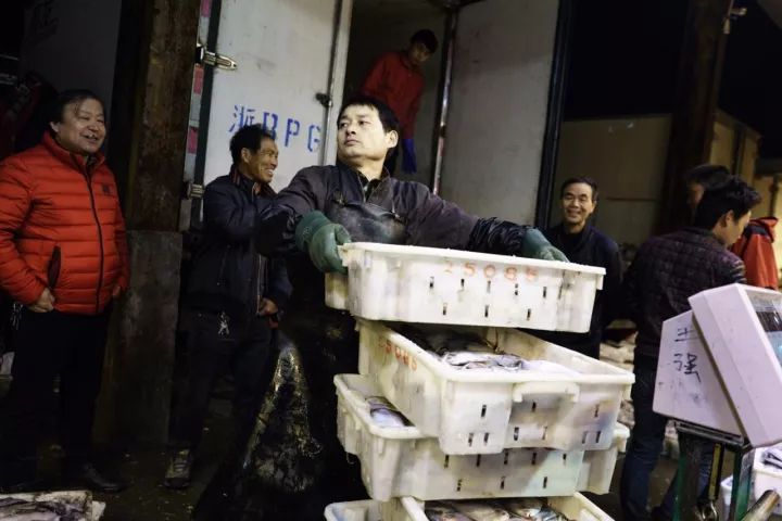 上海去哪里吃实惠而又正宗的海鲜,上海哪里的海鲜又便宜又好吃