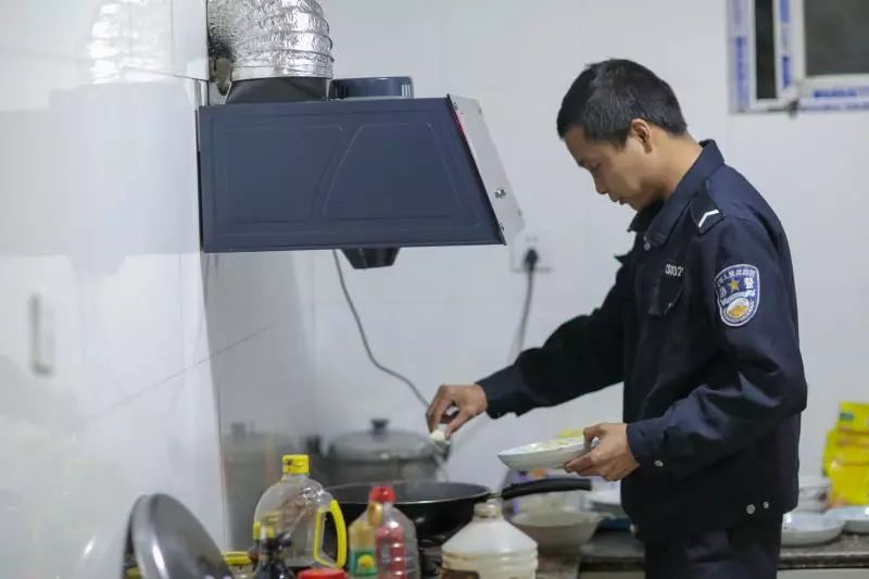 深夜食堂中的厨房,深夜食堂汤粉团购套餐附近