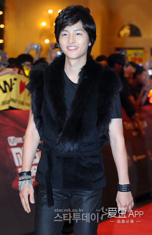 171125从《音乐银行》到MAMA……带你回忆宋先生MC瞬间