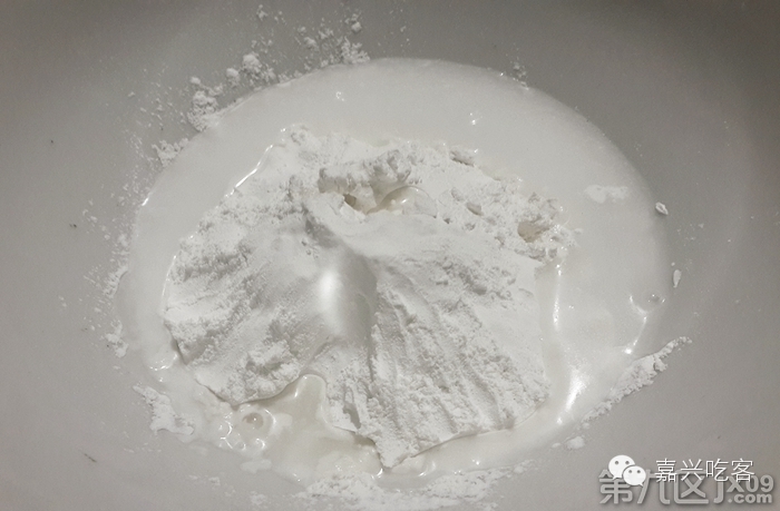 网红肉松青团的做法,咸蛋黄肉松青团推荐