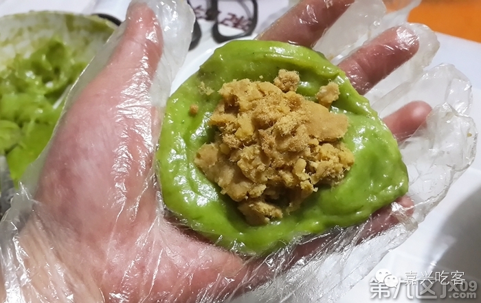网红肉松青团的做法,咸蛋黄肉松青团推荐
