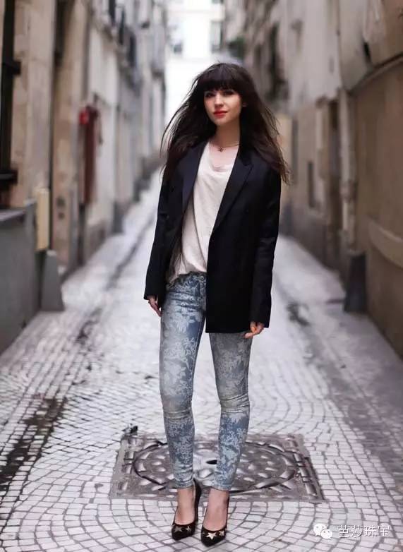 再搭配一条锁骨链真的太美了,冬季如何搭配锁骨链好看