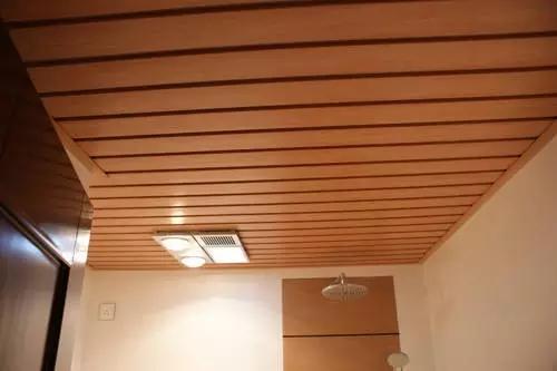 生态木吊顶有什么优势,杉木板吊顶和生态木吊顶哪个好