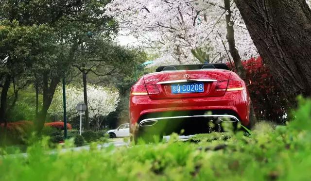 奔驰e400敞篷国内售价,奔驰e400敞篷跑车有硬顶吗