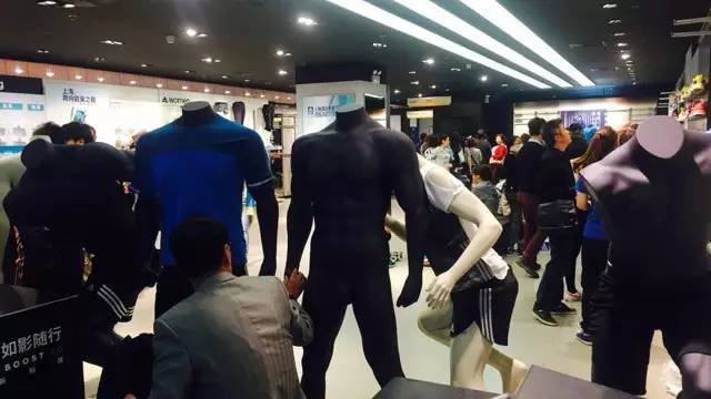 八佰伴年中庆正式启幕,八佰伴年终大促