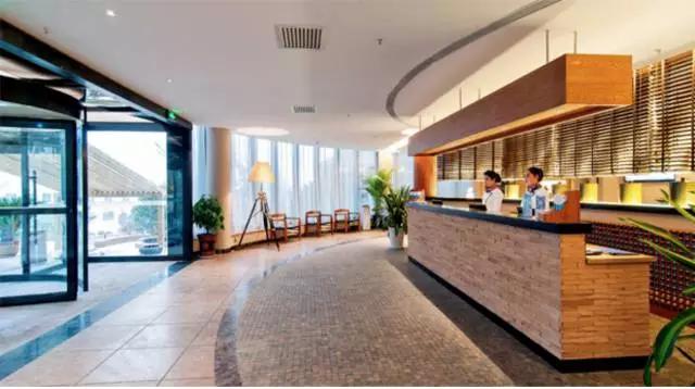 太白山凤凰温泉带住宿价目表,宝鸡太白山凤凰温泉有室内温泉吗