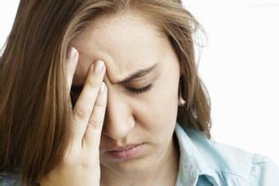 嘴巴和下巴周围长痘的原因怎么治,鼻翼两侧和下巴长痘什么原因引起