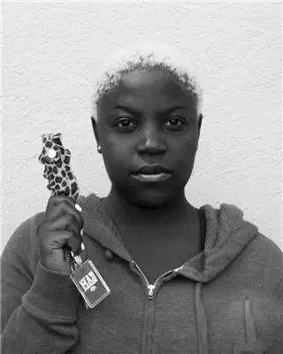 妈蛋世界不安全，姐要变女侠了！