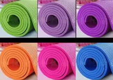 一张好的瑜伽垫对练瑜伽的好处,练瑜伽零基础入门教程瑜伽垫