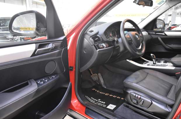 2013年宝马x3红色二手车报价,二手宝马x32015款