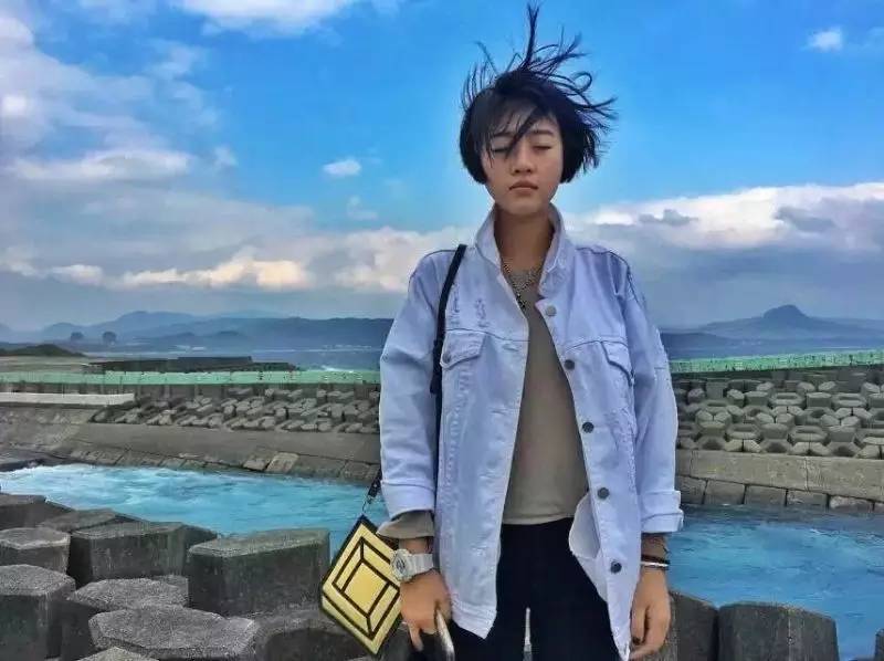 就算你开着玛莎拉蒂，*博兰**基尼也不一定能吃到她家龙虾，每天就这