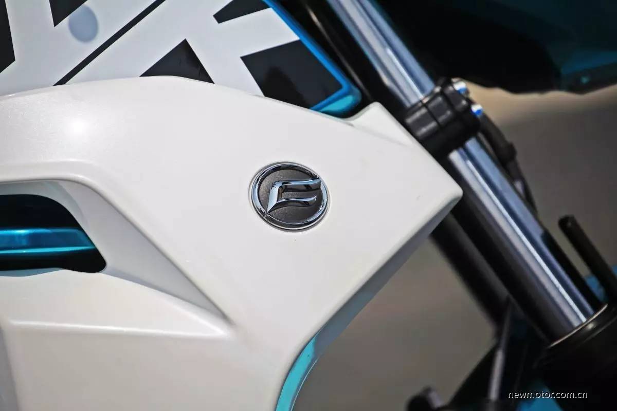 春风650nk和400nk如何选,春风400nk哪款最好