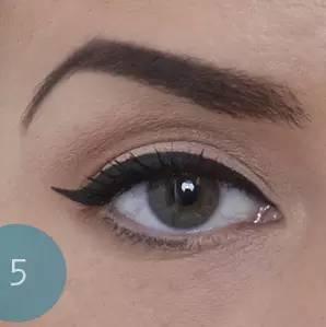 大眼睛女生怎么化妆最合适,大眼睛怎么画眼妆干净