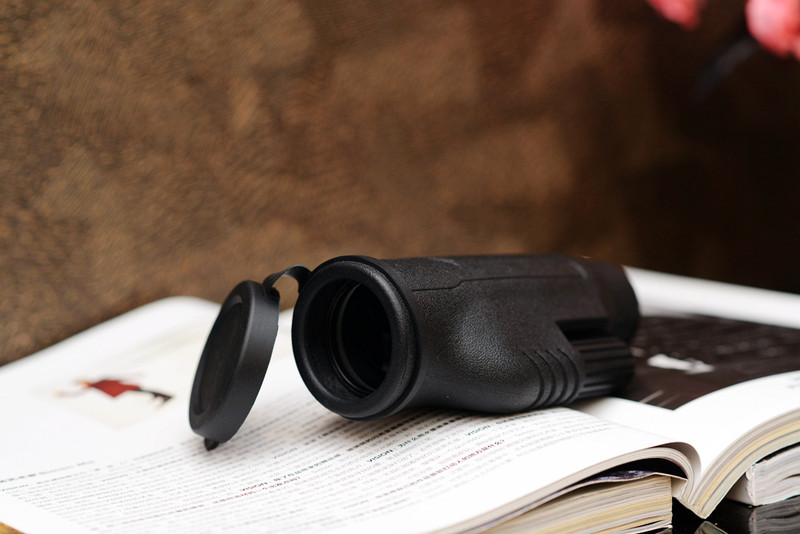 对面妹纸动态全掌握，10X42倍的望远镜体验