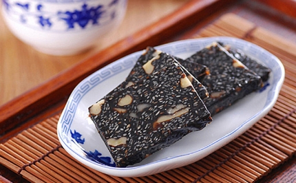 月经期间吃阿胶枣有影响吗,月经期间吃阿胶会不会延长经期