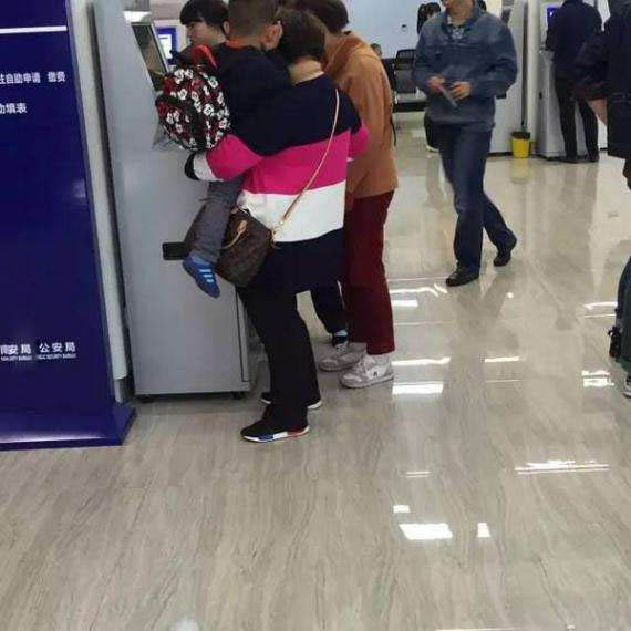 阿迪达斯nmd鞋会越穿越松吗,阿迪达斯tf成人足球鞋