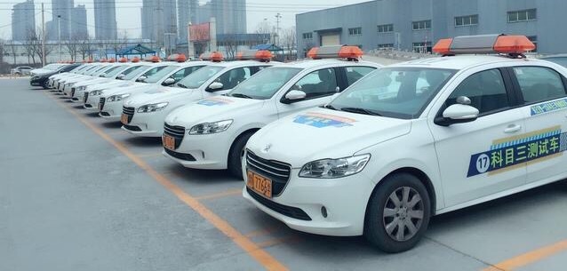 学车遇前车停着怎么办,驾校学的停车方法在现实中能用吗