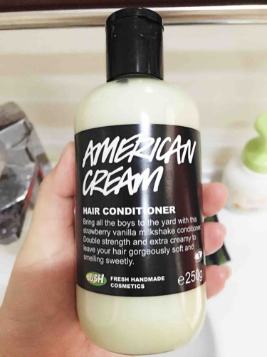 产后大把掉头发是什么原因引起的,产后头发剪短可以缓解掉头发吗