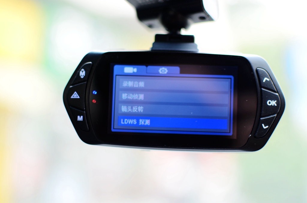 道路瞬息万变记录无时无刻爱国者aigoD66行车记录仪