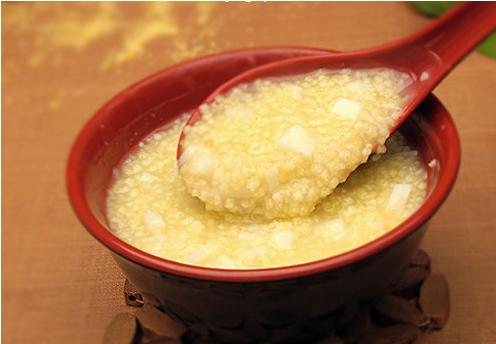 生完小孩坐月子很怕热,生完宝宝坐月子总是感觉很冷