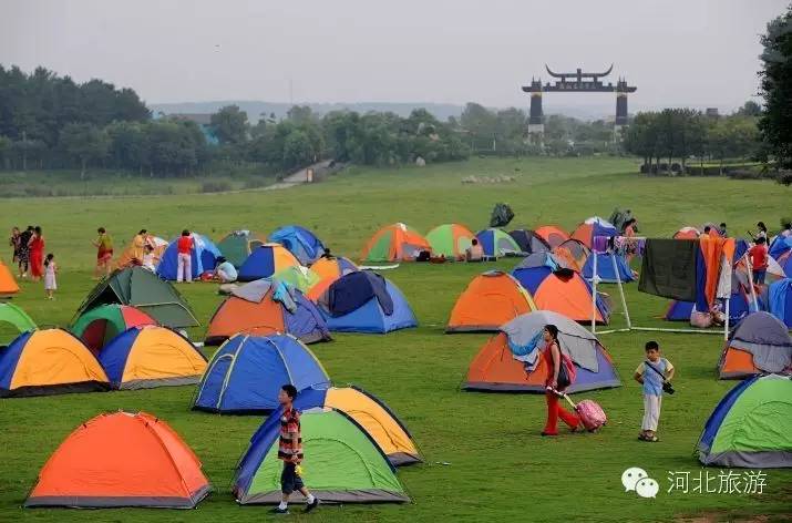 春暖花开一起出游吧,房车露营地风景