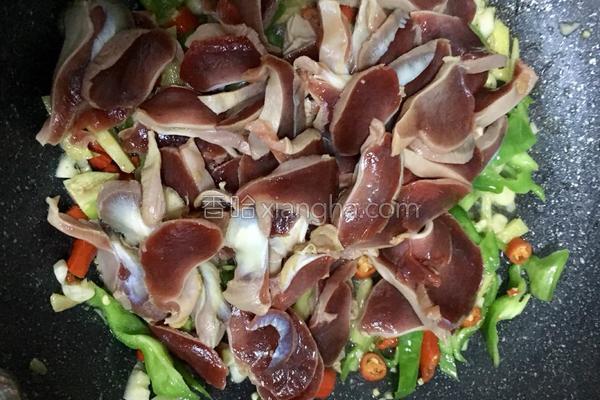 爆炒鸡胗的家常做法,爆炒鸡胗焯水多长时间