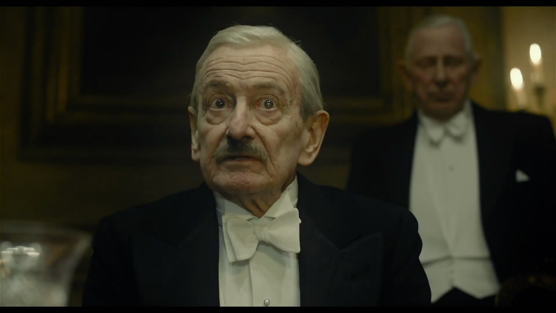 敦刻尔克电影解说至暗时刻,敦刻尔克电影是用什么镜头拍的