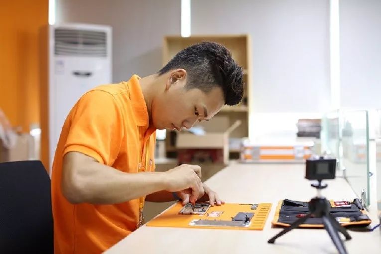 阿里投资AI独角兽商汤科技15亿？手机上门维修品牌「闪修侠」获投1亿｜小桔妹播报