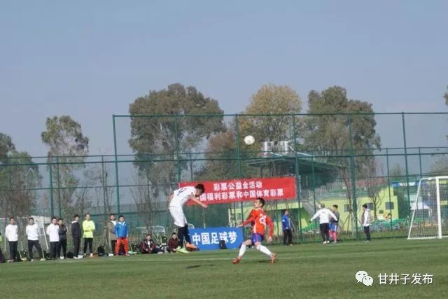 喜报：大连湾职工联队以全胜战绩夺得首届中国职工足球联赛冠军！