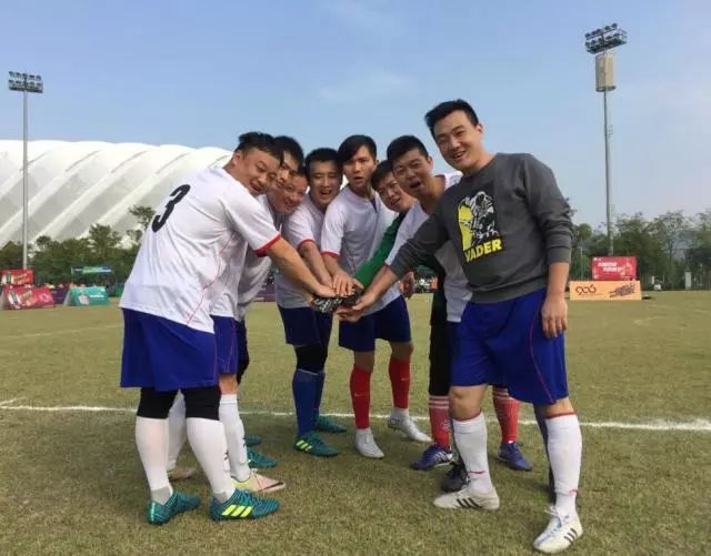 震撼！福州公安绿茵争霸！原来足球还能这么玩