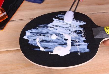 粘乒乓球拍用什么胶比较好一点,粘贴乒乓球拍的胶是什么胶最好