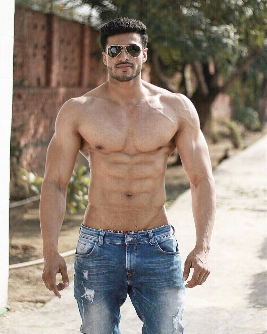 身体各个肌肉的训练方法,一个月内锻炼出肌肉的训练方法