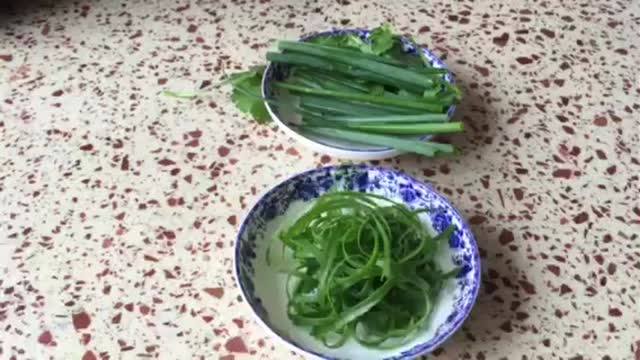 鲜嫩美味的清蒸鲳鱼做法,清蒸鲳鱼最简单好吃的做法