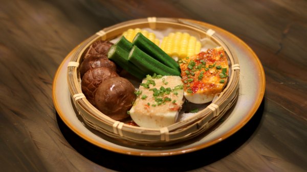 矗于湘江之畔，对望岳麓之巅，记长沙君悦酒店