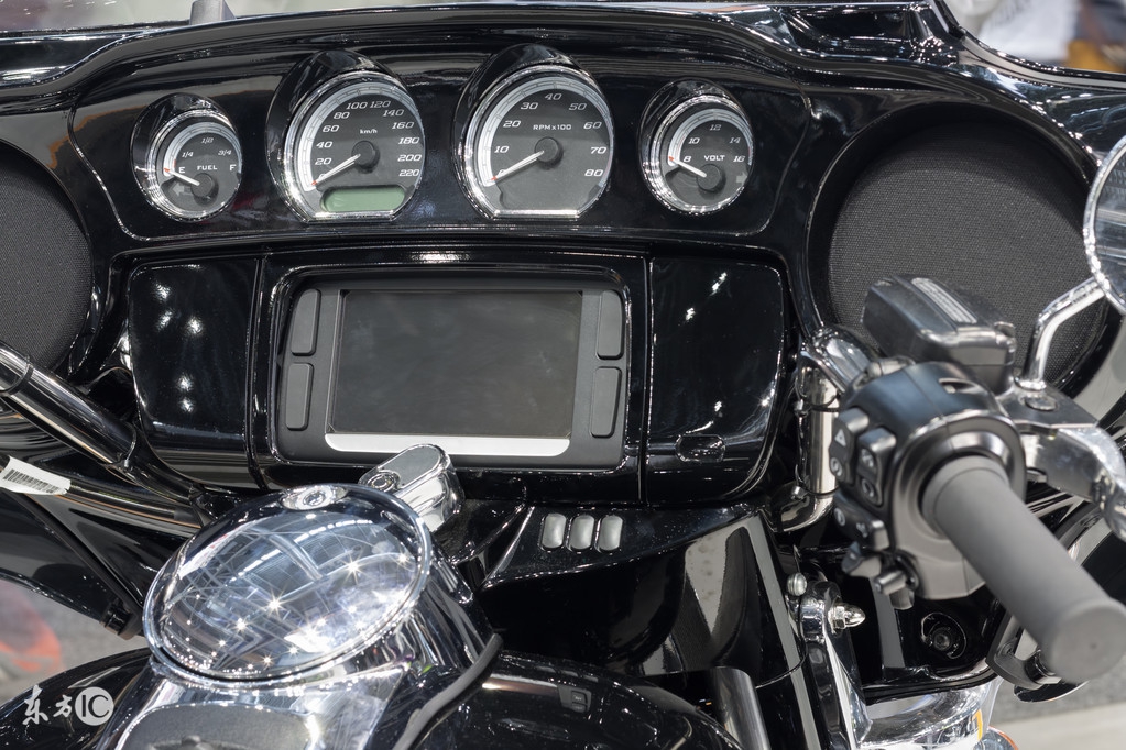 摩托车上的英文字母代表什么,摩托车上的各种符号代表什么意思