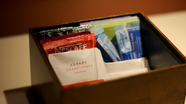 矗于湘江之畔，对望岳麓之巅，记长沙君悦酒店