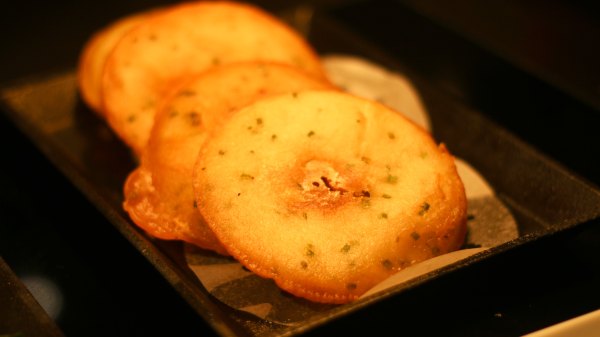 矗于湘江之畔，对望岳麓之巅，记长沙君悦酒店