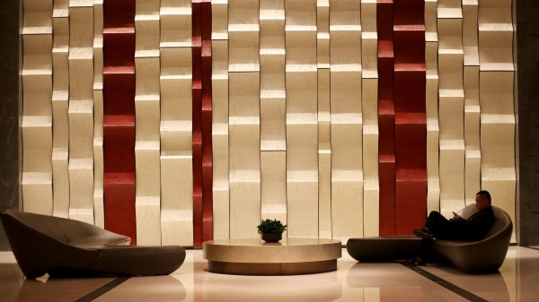 矗于湘江之畔，对望岳麓之巅，记长沙君悦酒店