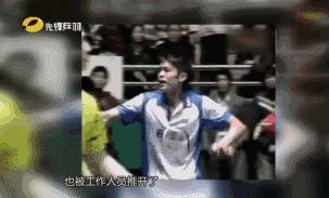 羽毛球比赛的愤怒,球场上的愤怒瞬间羽毛球